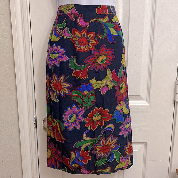 Liz Claiborne Dresses & Skirts - VNTG Liz Claiborne Floral Skirt